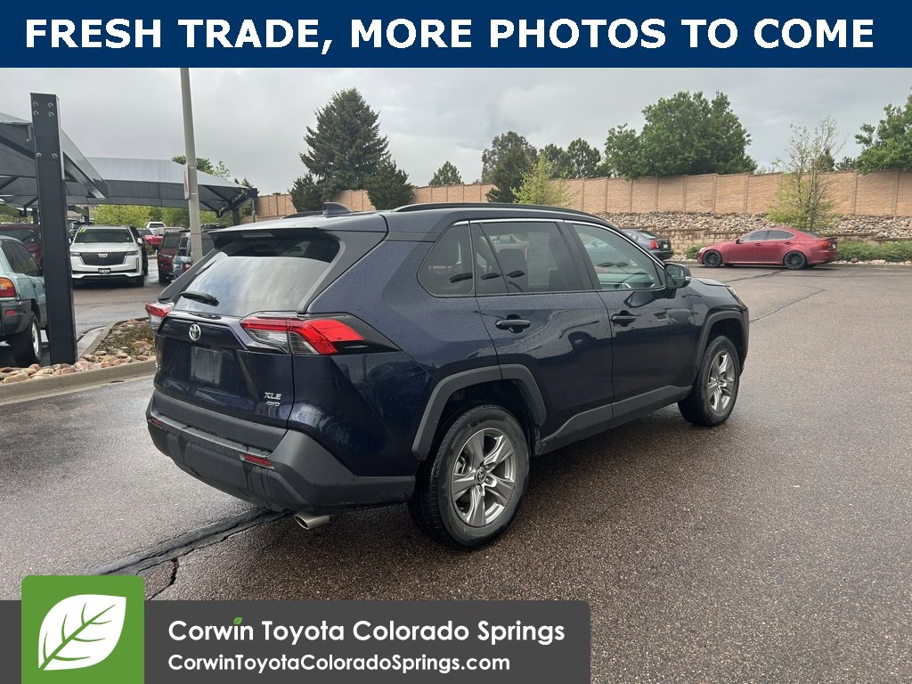 2024 Toyota RAV4 XLE photo 3