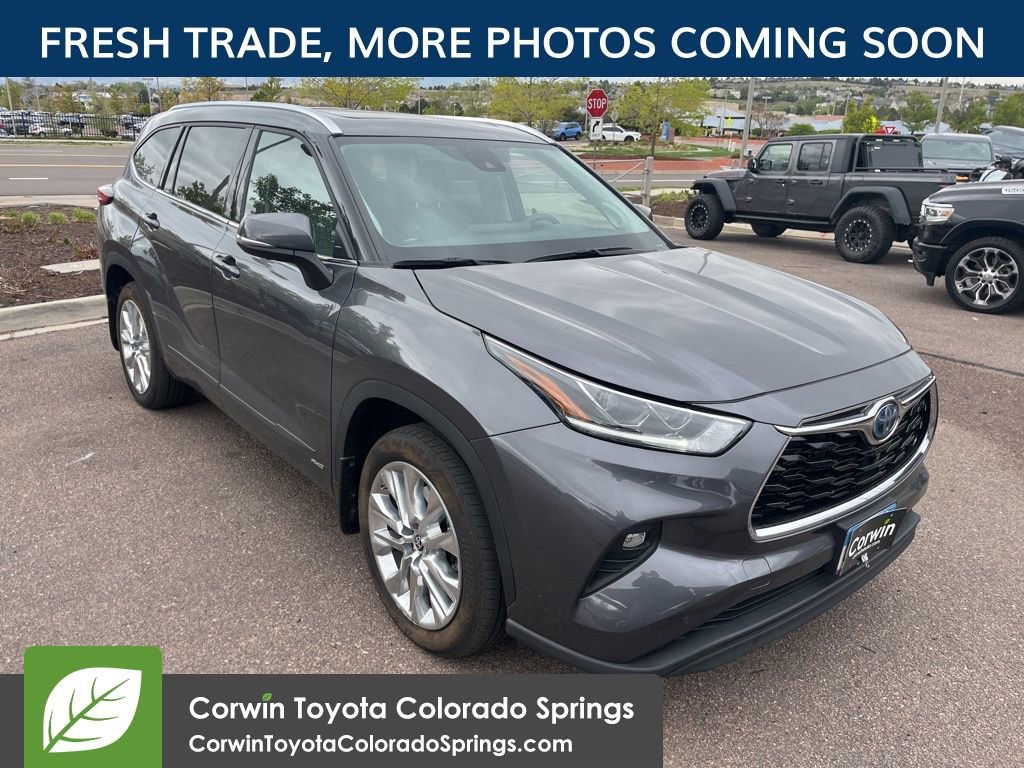 2022 Toyota Highlander Limited Hybrid 4x4's photo