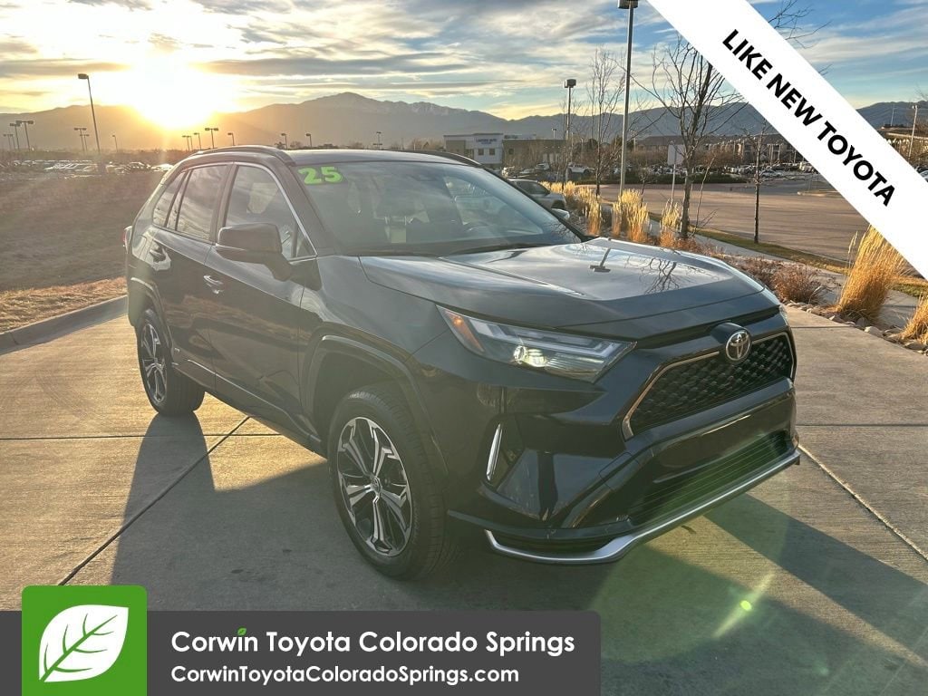 2025 Toyota RAV4 XSE's photo