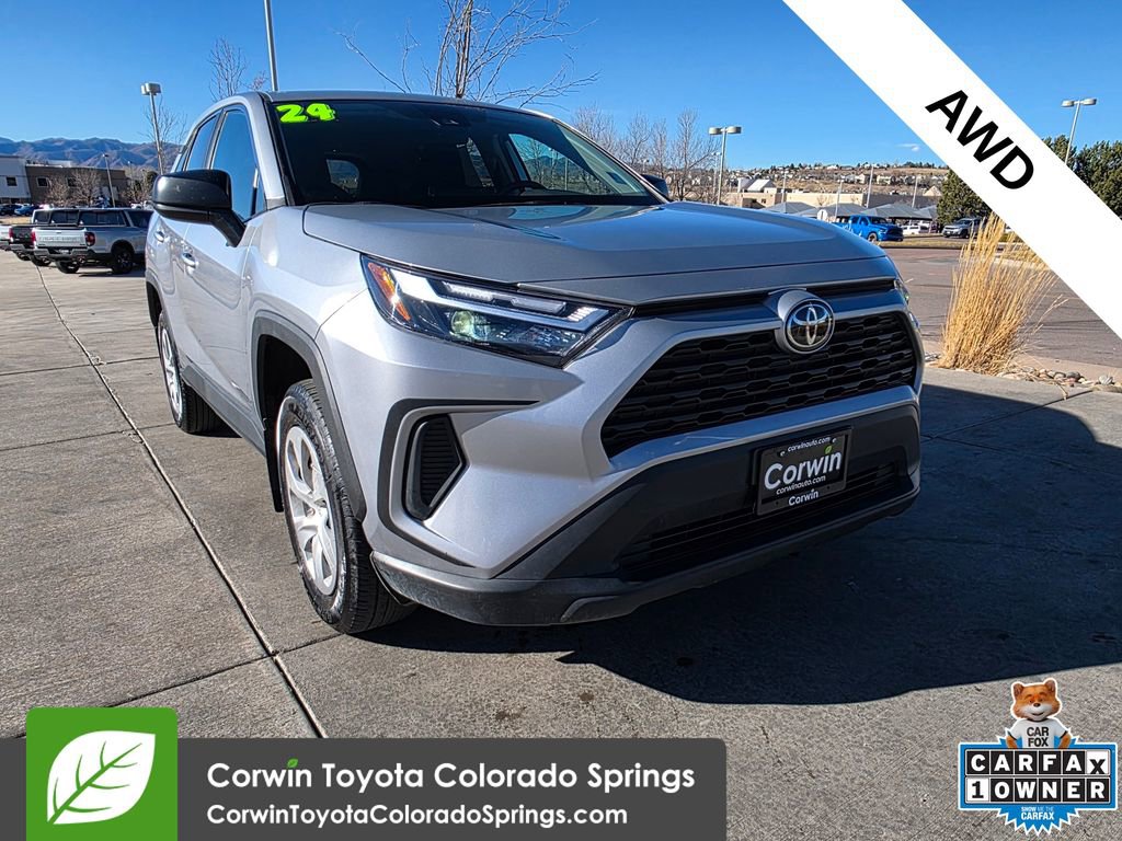 2024 Toyota RAV4 LE's photo