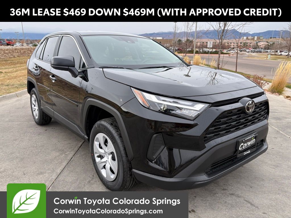 2025 Toyota RAV4 LE's photo