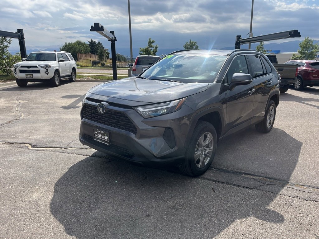 2024 Toyota RAV4 Hybrid XLE photo 2