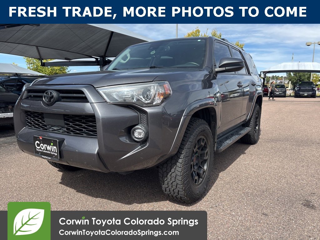 2022 Toyota 4Runner SR5 photo 3