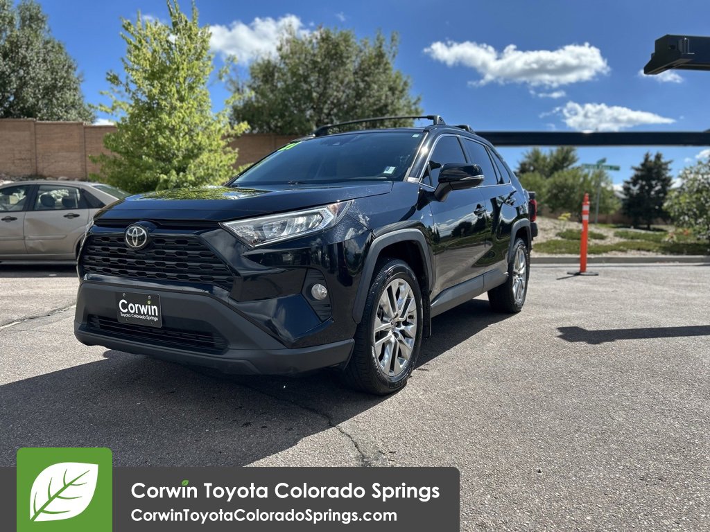 2021 Toyota RAV4 XLE Premium photo 3
