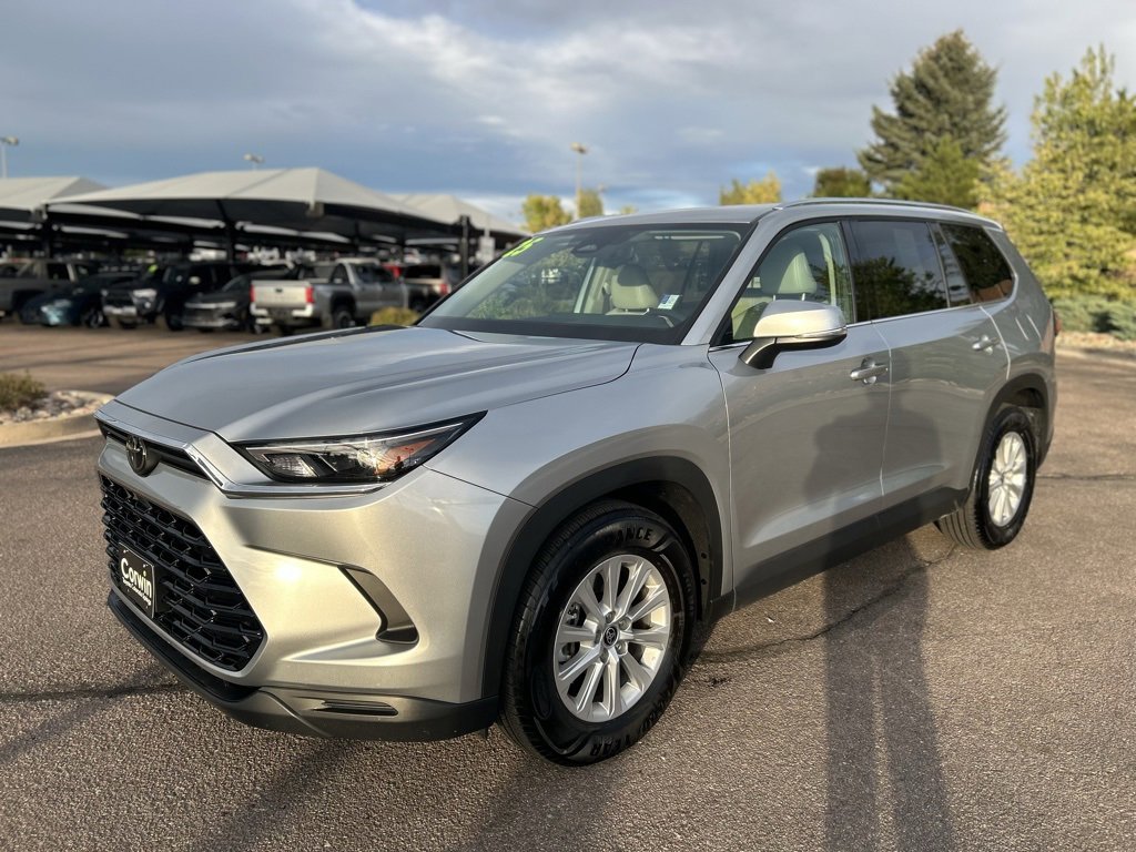 2025 Toyota Grand Highlander XLE photo 3