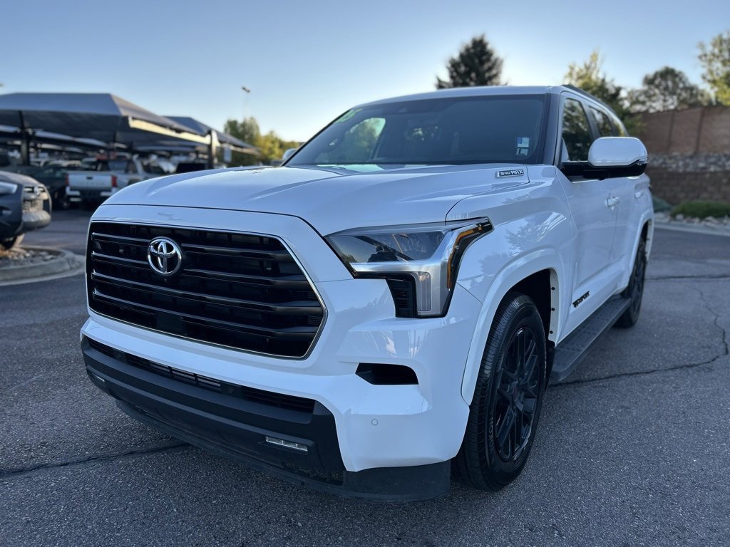 2025 Toyota Sequoia SR5 photo 2