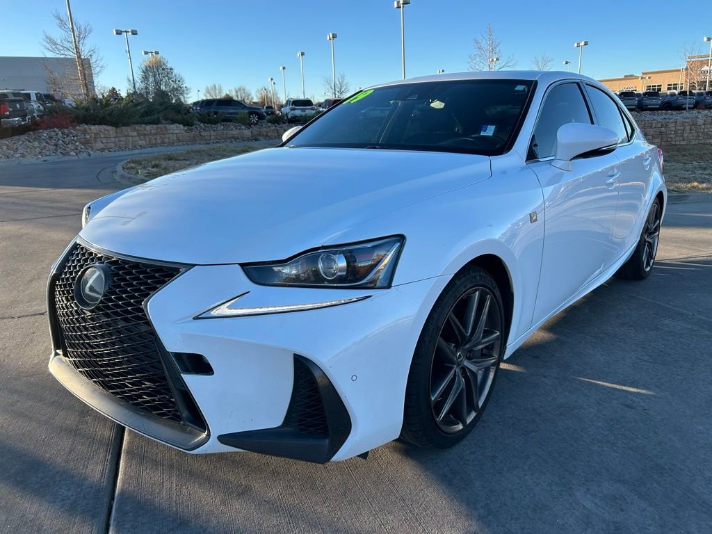 2019 Lexus IS 350 photo 3