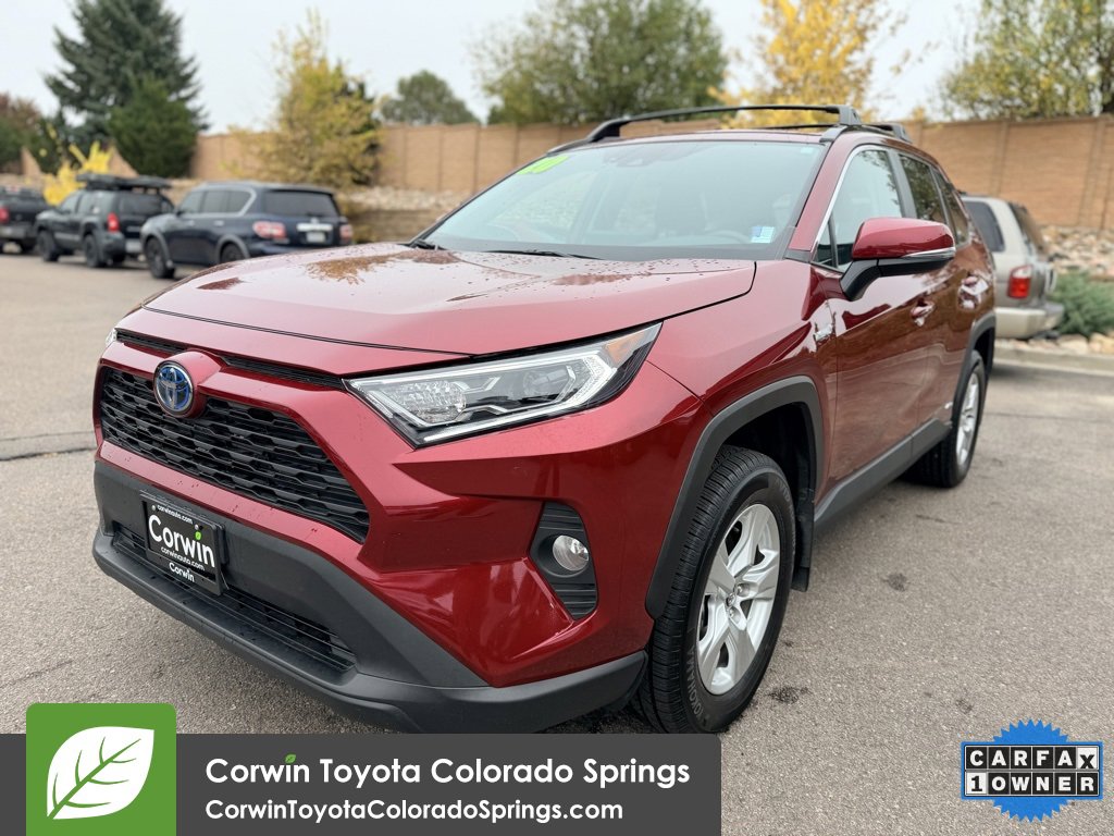 2020 Toyota RAV4 Hybrid XLE photo 3