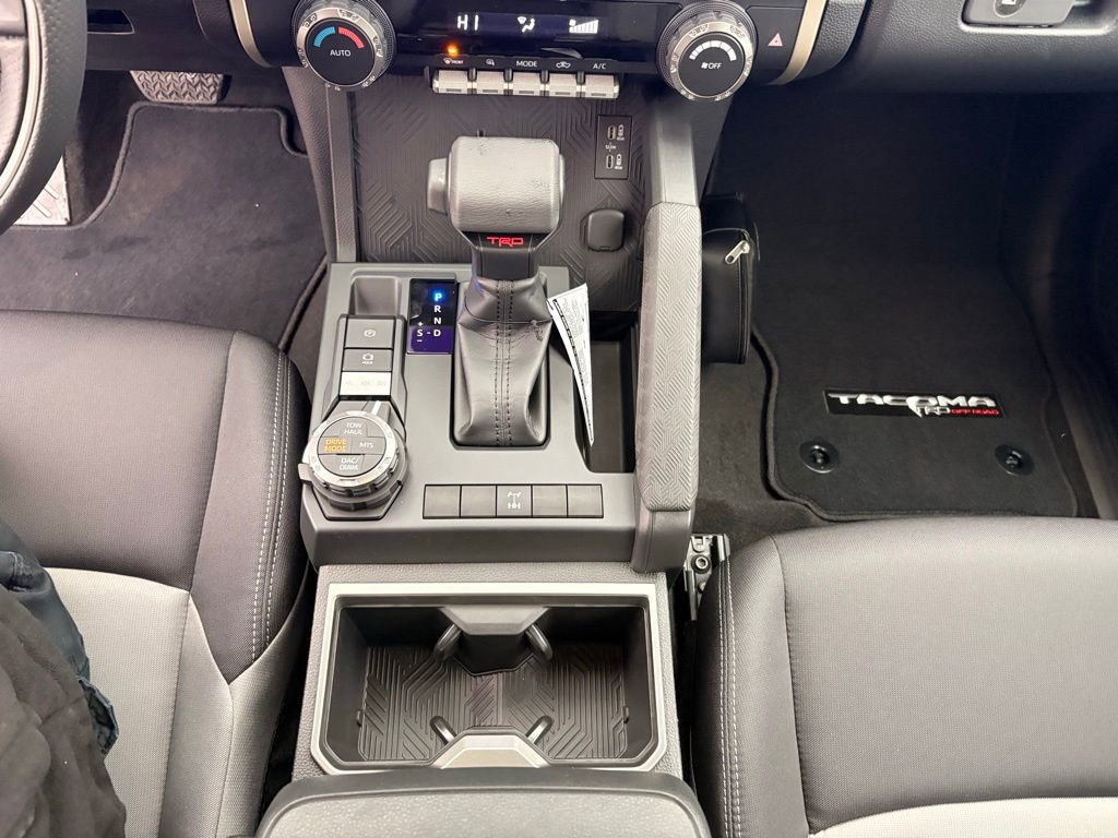 2025 Toyota Tacoma TRD Off Road - Photo 18