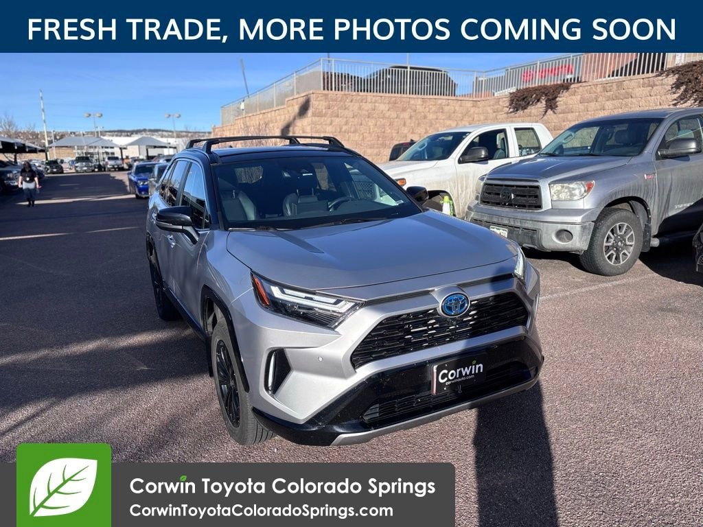 2022 Toyota RAV4 XSE's photo