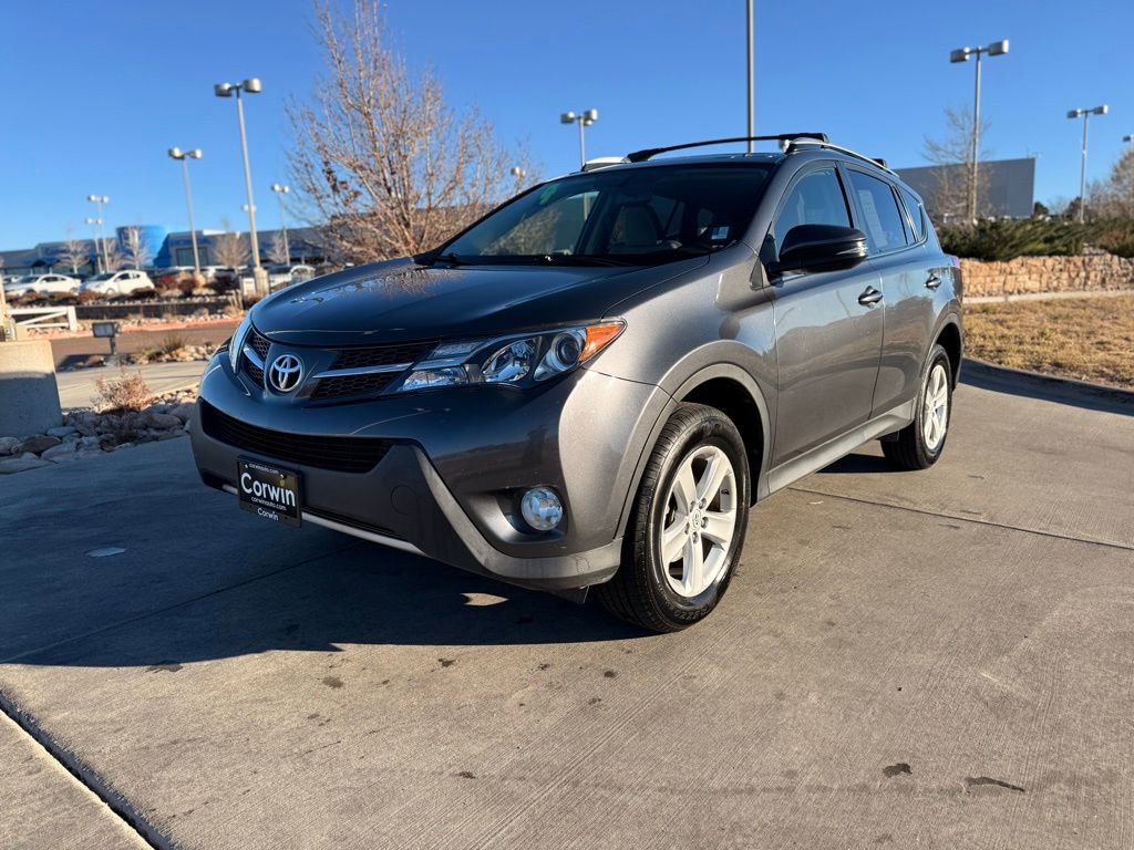 2014 Toyota RAV4 XLE photo 3