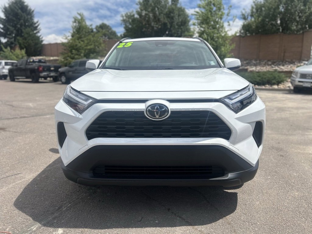 2025 Toyota RAV4 Hybrid XLE photo 2