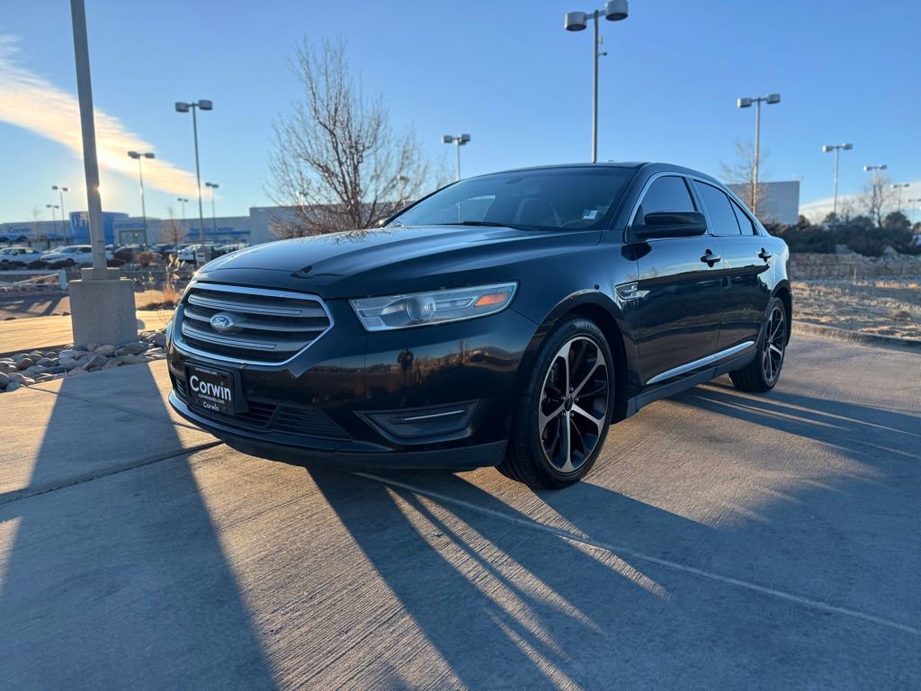 2014 Ford Taurus SEL photo 3