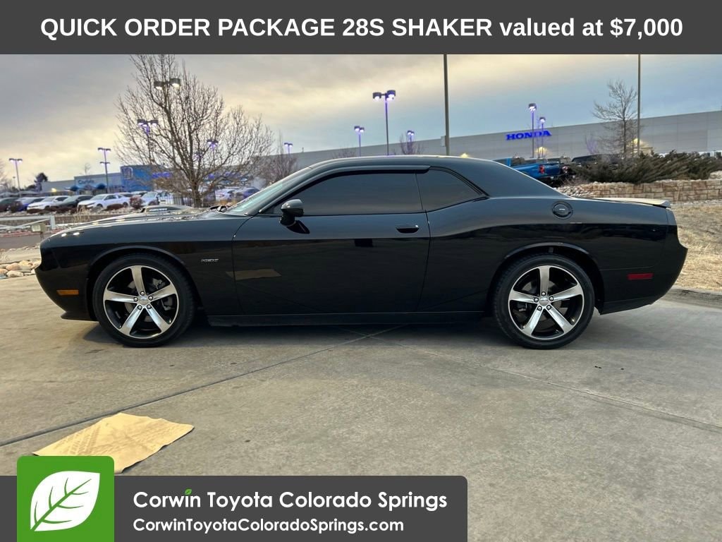 2014 Dodge Challenger R/T photo 4