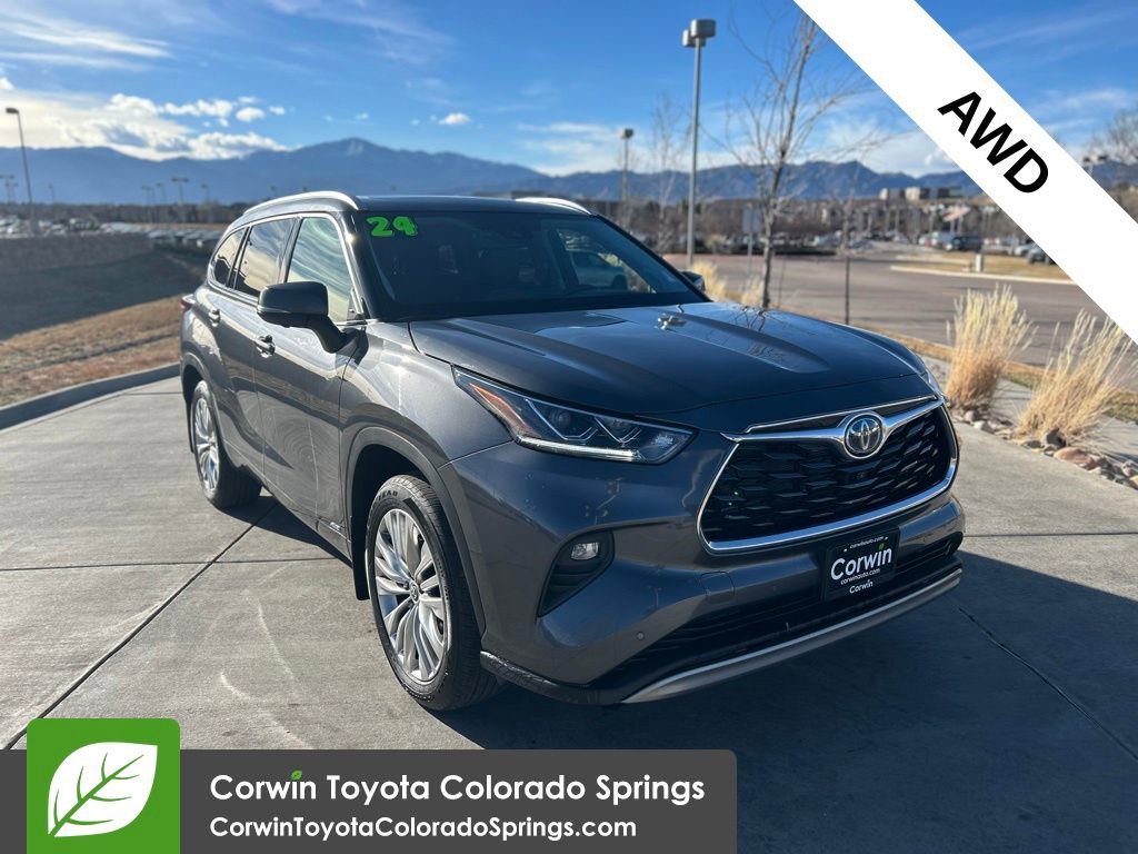 2024 Toyota Highlander Platinum's photo