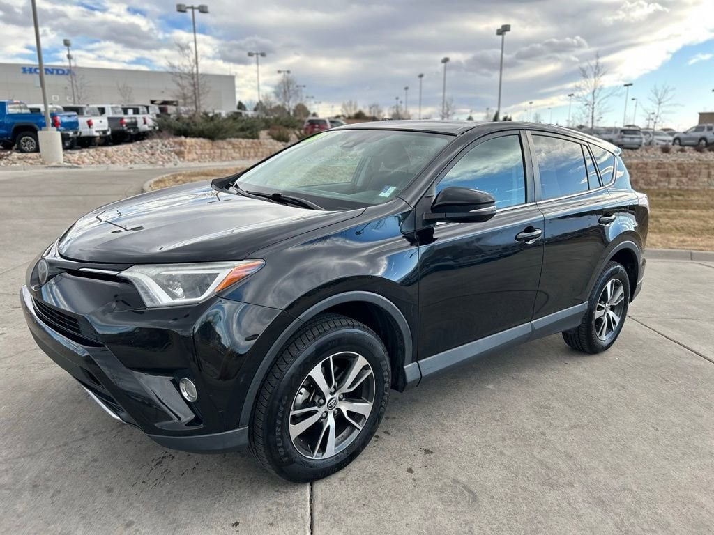2018 Toyota RAV4 Adventure XLE photo 3