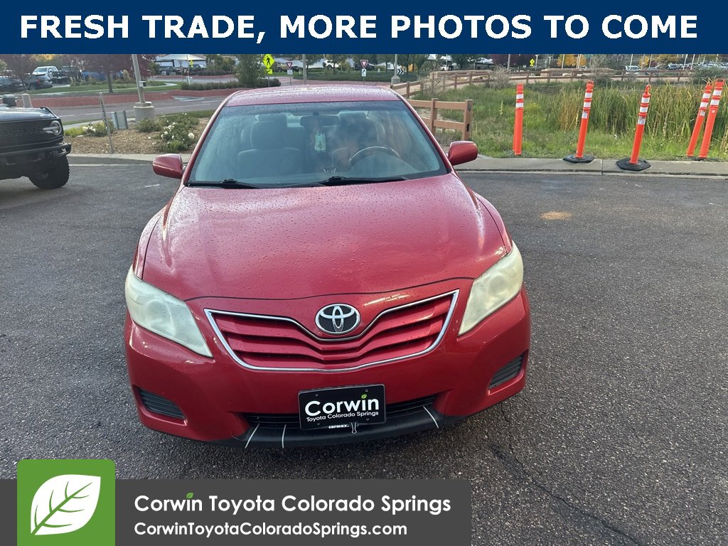 2011 Toyota Camry LE photo 2