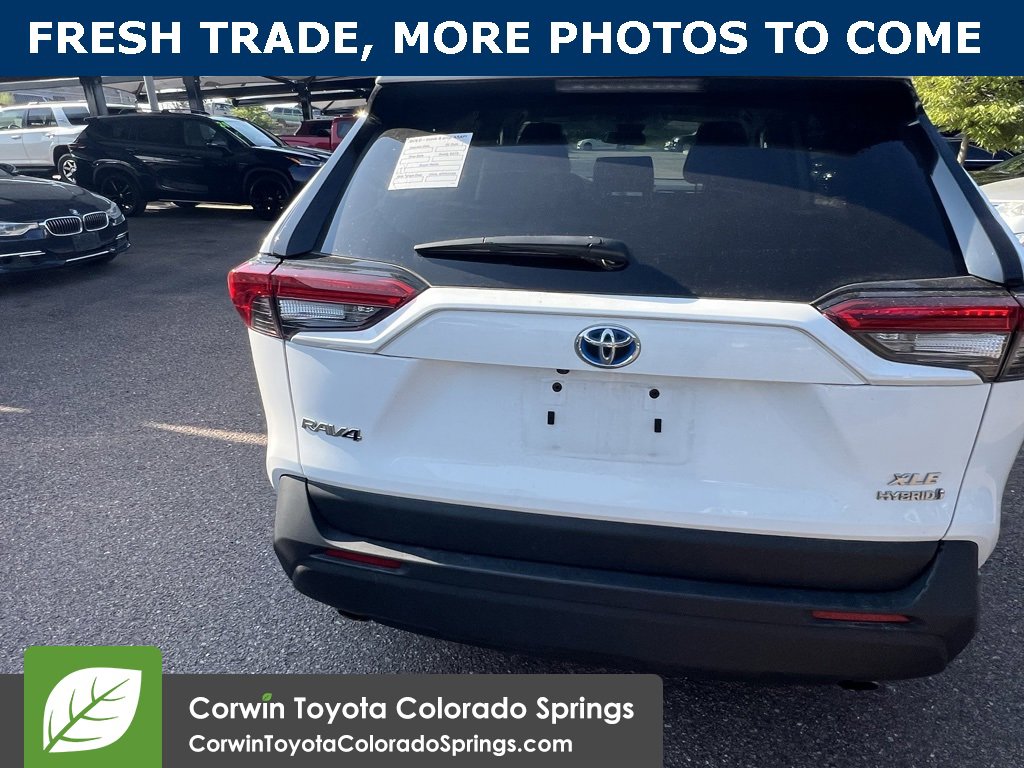 2024 Toyota RAV4 Hybrid XLE photo 3