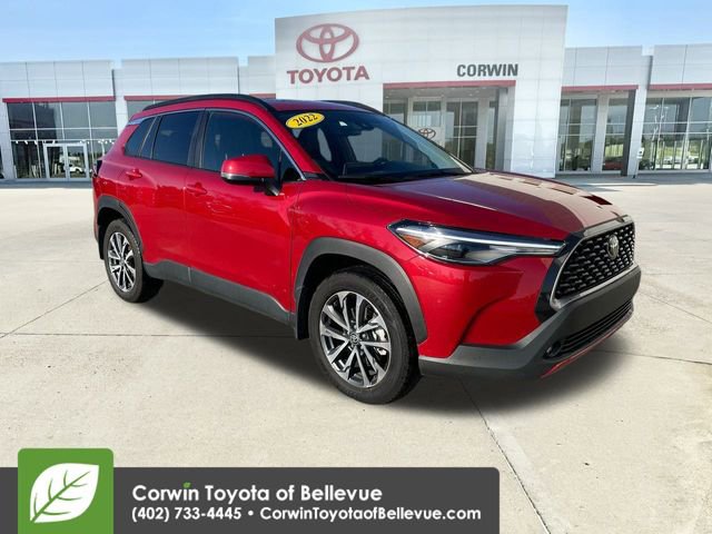 2022 Toyota Corolla Cross XLE photo 2