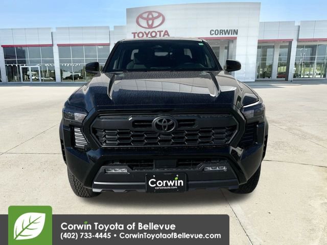 2025 Toyota Tacoma TRD Off-Road photo 3