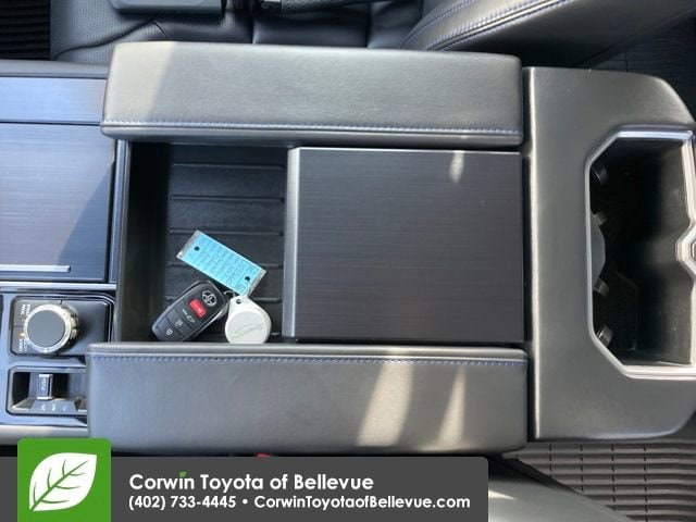 2024 Toyota Sequoia Platinum - Photo 16