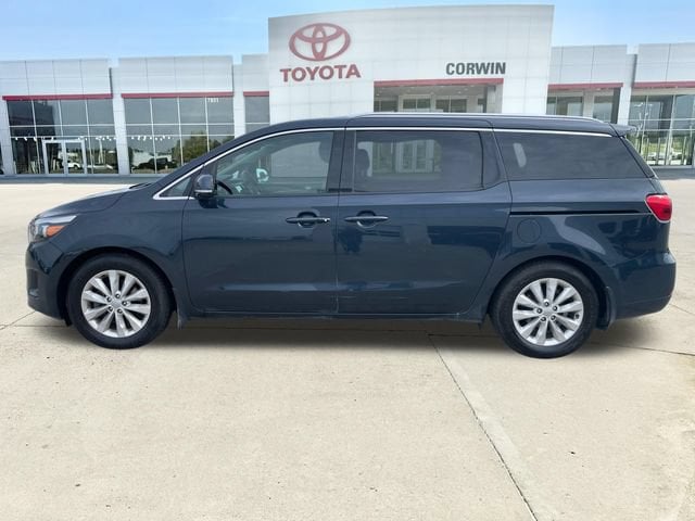 Used 2017 Kia Sedona EX with VIN KNDMC5C12H6256904 for sale in Bellevue, NE
