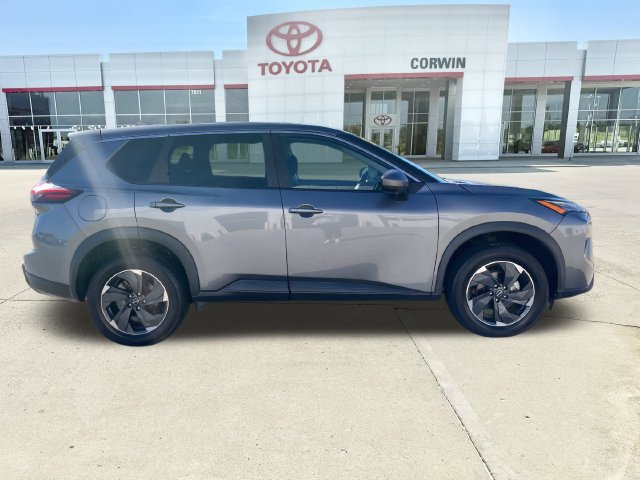 2024 Nissan Rogue SV - Photo 6