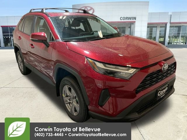 2025 Toyota RAV4 XLE's photo