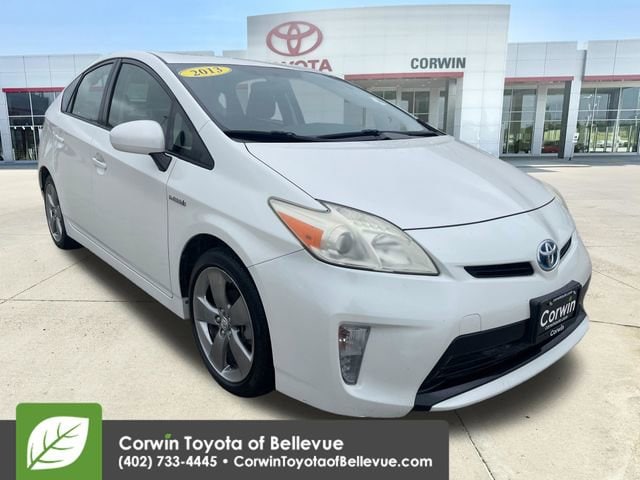 2013 Toyota Prius Three's photo
