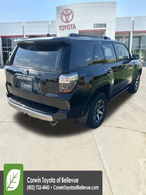 2022 Toyota 4Runner TRD photo 2