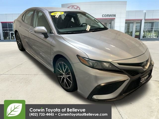 2024 Toyota Camry SE photo 2
