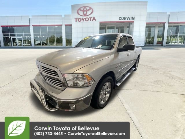 2014 Ram 1500 SLT photo 4