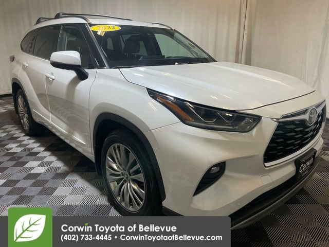 2022 Toyota Highlander Platinum photo 2