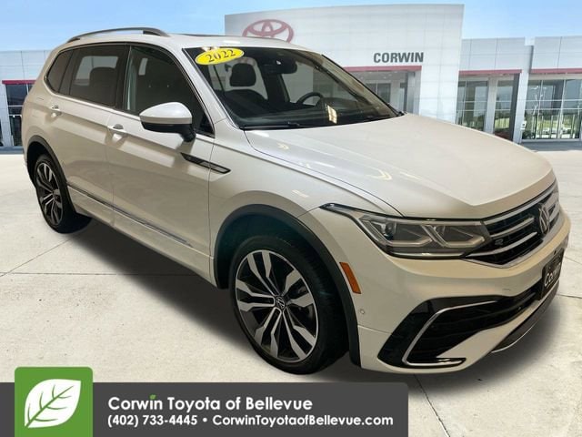 2022 Volkswagen Tiguan SEL R-LINE's photo