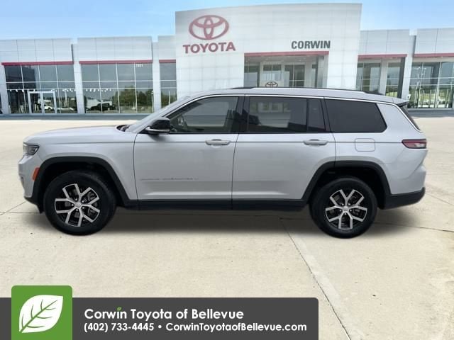 2023 Jeep Grand Cherokee L photo 2