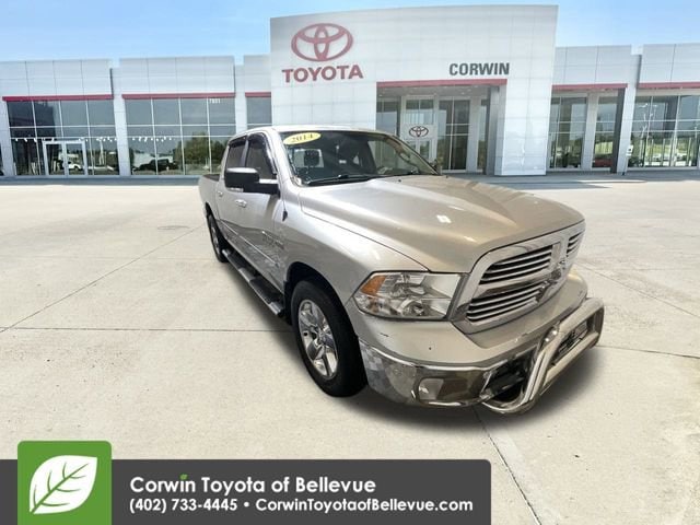 2014 Ram 1500 SLT photo 2