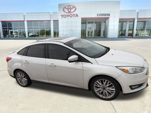 Used 2015 Ford Focus Titanium with VIN 1FADP3J25FL328316 for sale in Bellevue, NE