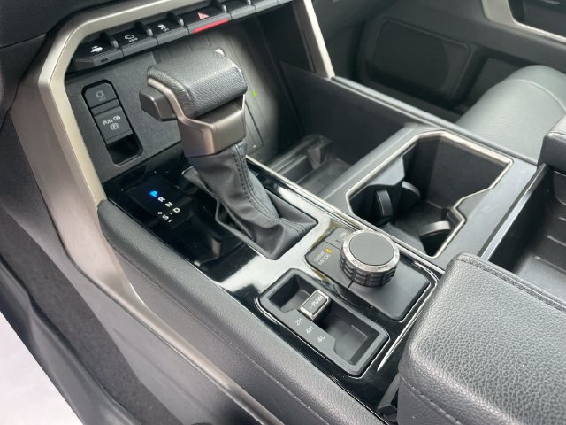 2024 Toyota Tundra Limited - Photo 26