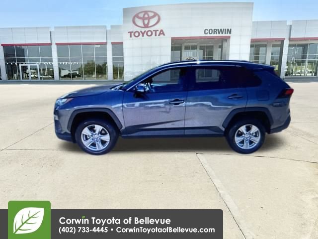 2024 Toyota RAV4 XLE photo 3