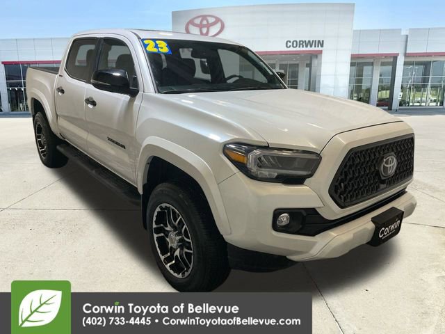 2023 Toyota Tacoma Limited 4x4 photo 2