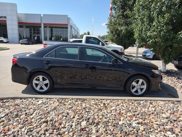 Used 2013 Toyota Camry SE with VIN 4T1BF1FK8DU282372 for sale in Bellevue, NE