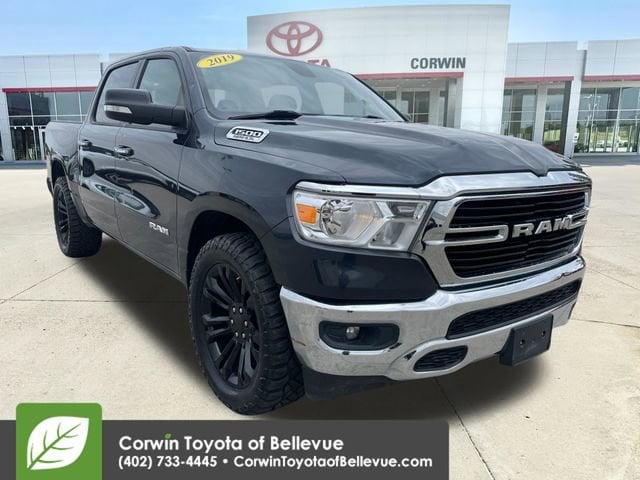 2019 RAM 1500 Big Horn/Lone Star 4x4 Crew Cab 5'7's photo