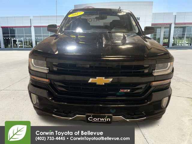 2017 Chevrolet Silverado LT photo 3