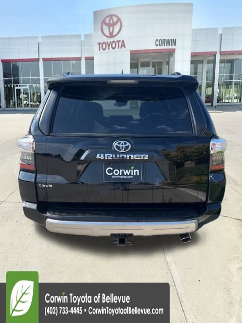 2022 Toyota 4Runner TRD photo 3