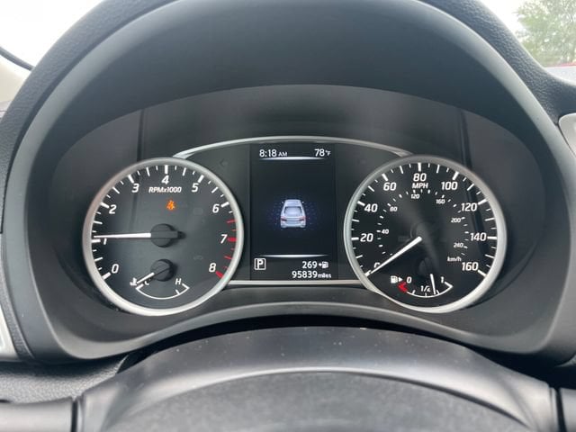Used 2017 Nissan Sentra SV with VIN 3N1AB7AP8HY320142 for sale in Bellevue, NE