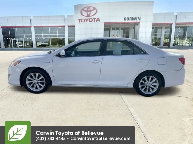 2014 Toyota Camry Hybrid XLE photo 2