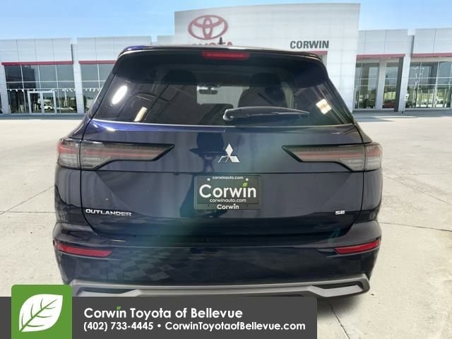 2025 Mitsubishi Outlander SE photo 4