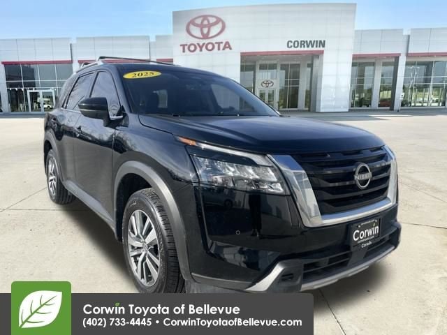 2025 Nissan Pathfinder SL 4WD's photo