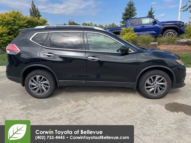 2016 Nissan Rogue SL photo 2