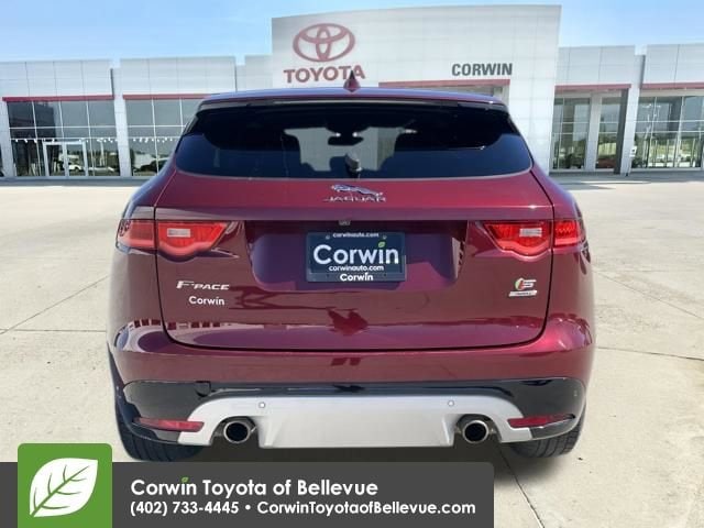 2017 Jaguar F-PACE S photo 4